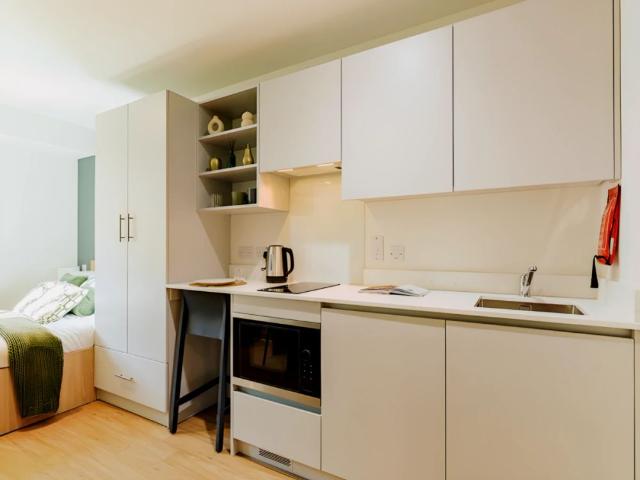 Studio for rent in Leylands, West Yorkshire