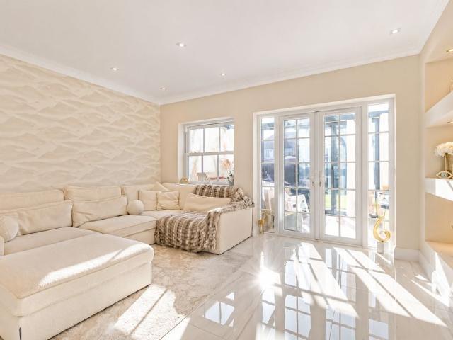 House for rent in East Barnet, Greater London