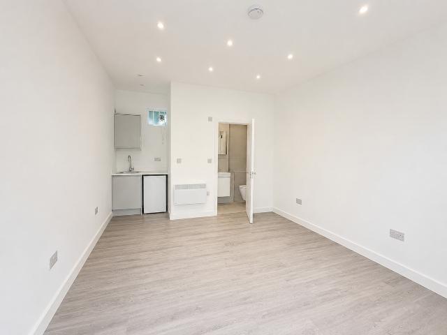 Studio for rent in Golders Green, Greater London