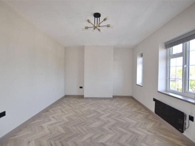 Apartment for rent in Hook, Greater London