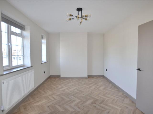 Apartment for rent in Hook, Greater London
