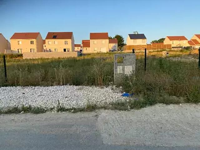 Maison vente à Meaux, Poincy