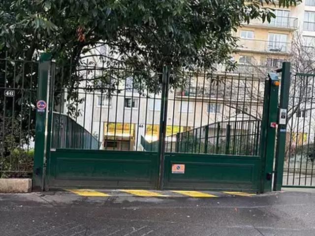 Garage vente à Paris, Île-de-France