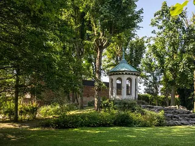 Garage vente à La Madeleine, Nord