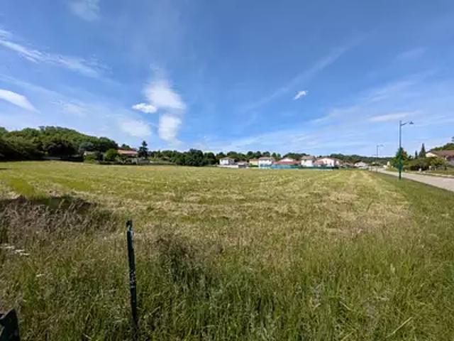 Terrain vente à Bourg-Saint-Christophe, Ain