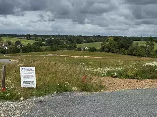 Terrain vente à Laval, Le Genest-saint-isle