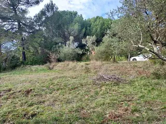 Terrain vente à Les Grandes Aires, Le Val