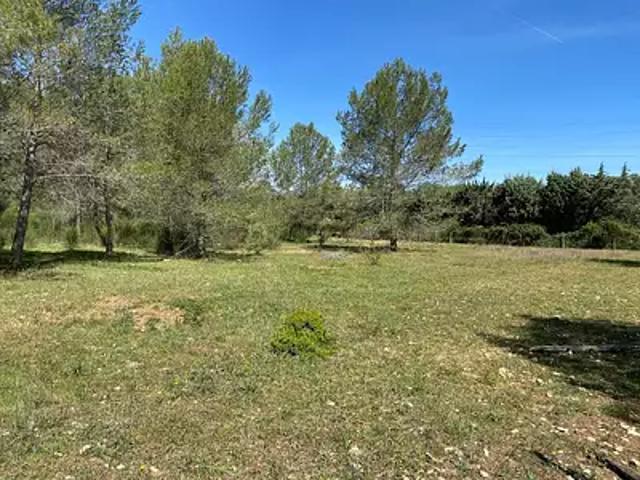 Terrain vente à Méounes-lès-Montrieux, Var
