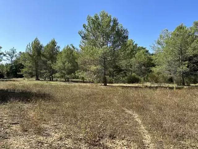 Terrain vente à Méounes-lès-Montrieux, Var