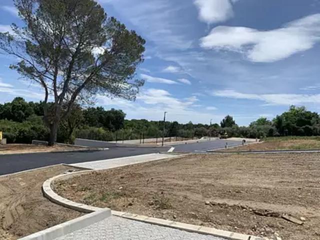 Terrain vente à Nîmes, Mus