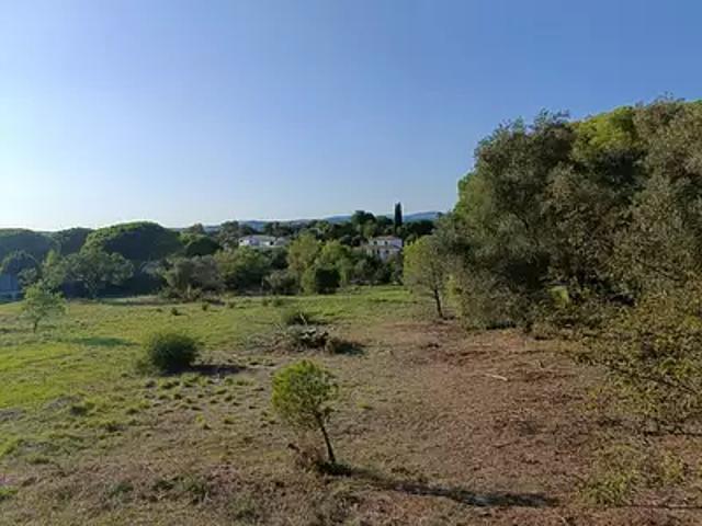 Terrain vente à Roquebrune-sur-Argens, Var