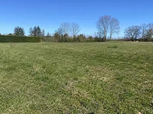 Terrain vente à Le Bourg, Saint-Jean-de-Liversay
