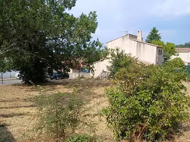 Terrain vente à Aix-en-Provence, Trets