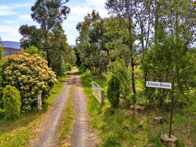 Cottage for sale in Taggerty, Victoria