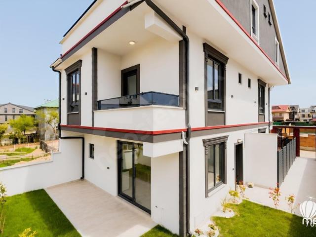 Yalı Mahallesi, Kocaali içerisinde satılık Villa