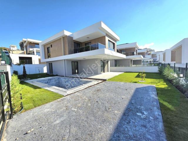 Kuşadasi, Aydin içerisinde satılık Villa
