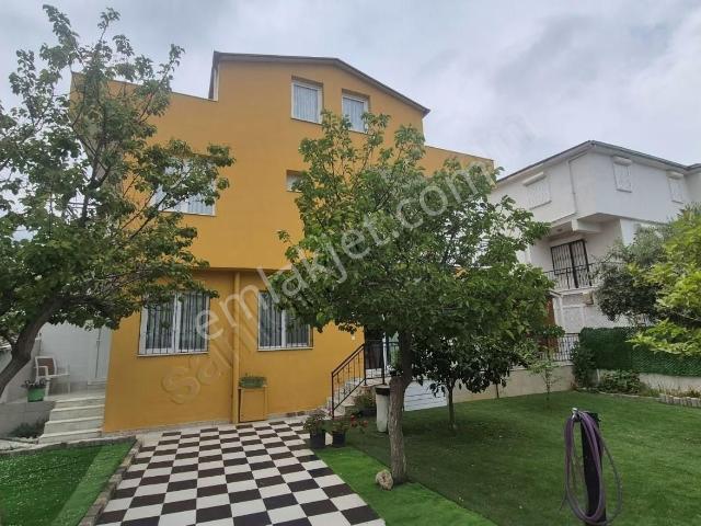 Kuşadasi, Aydin içerisinde satılık Villa
