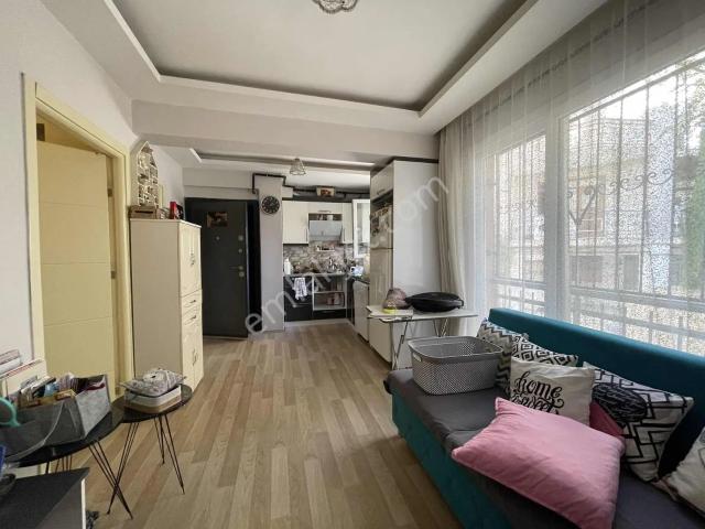 Karabağlar, İzmir içerisinde satılık mülk