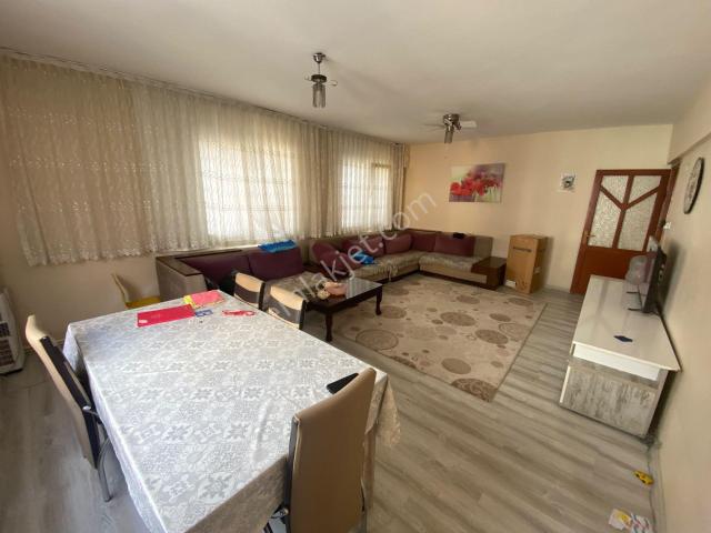 Fırat Mahallesi, Buca içerisinde satılık Bina