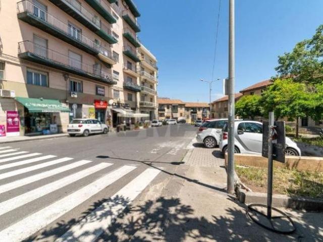 Locale Commerciale in affitto a Acireale, Catania
