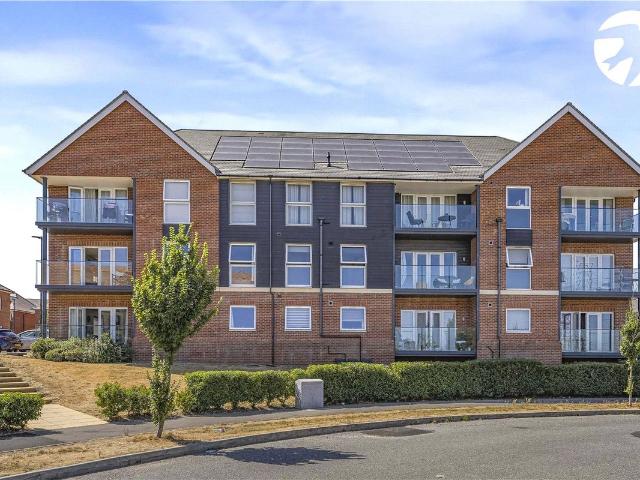 Apartment for rent in Ebbsfleet Green, Dartford