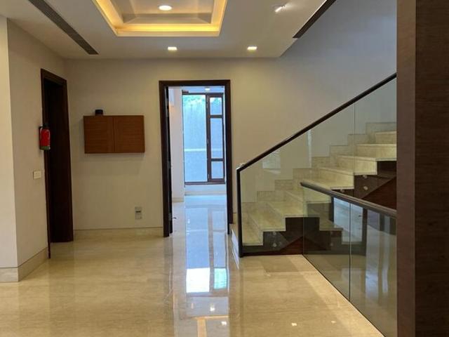 Villa for rent in Deri