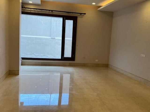 Villa for rent in Deri