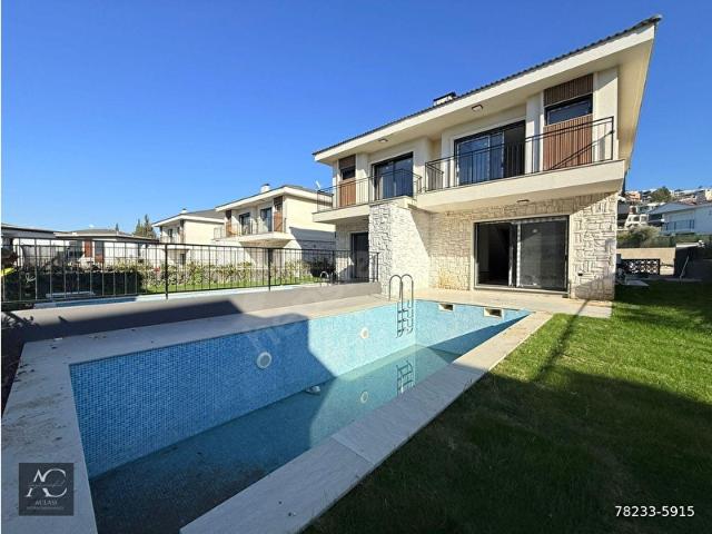 Kuşadasi, Aydin içerisinde satılık Villa
