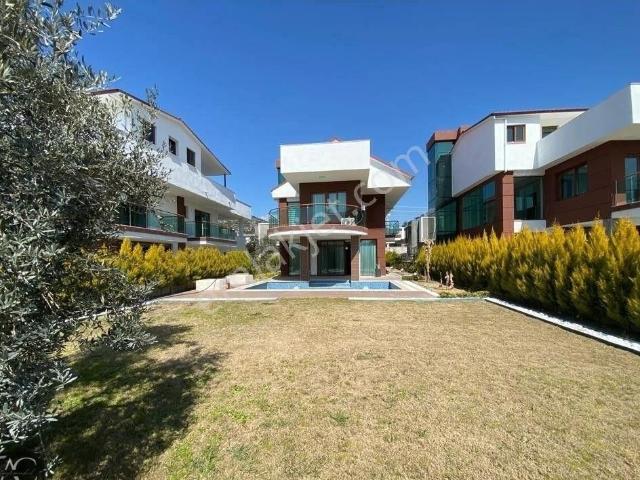 Kuşadasi, Aydin içerisinde satılık Villa