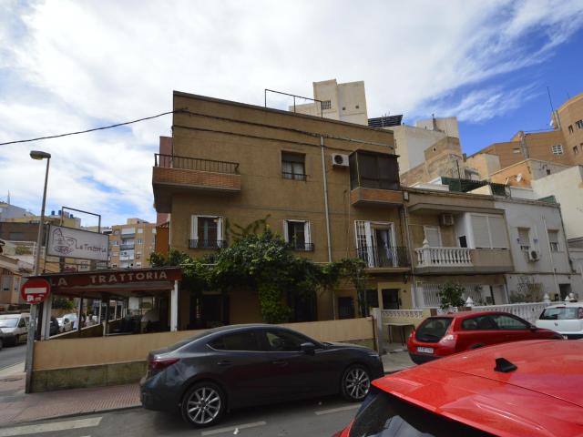 Piso en alquiler en Nueva Almería, Almería