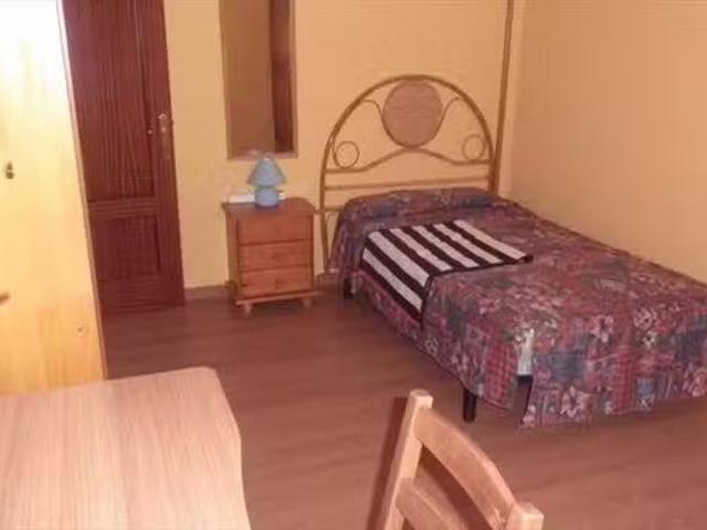 Casa en alquiler en Montenuño, Oviedo