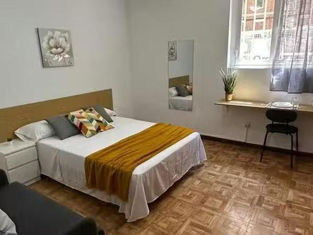 Casa en alquiler en Cuatro Caminos, Madrid