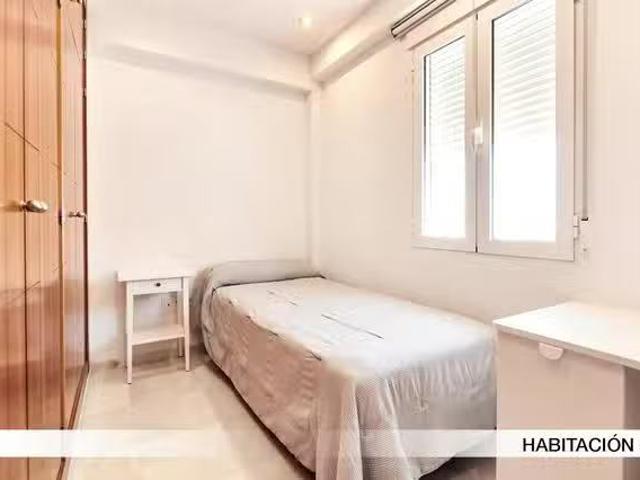 Casa en alquiler en Los Remedios, Sevilla