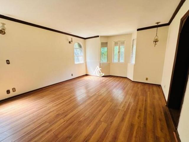 ACOGEDORA RESIDENCIA COLINDANTE CON GREEN EN CLUB DE GOLF VALLESCONDIDO