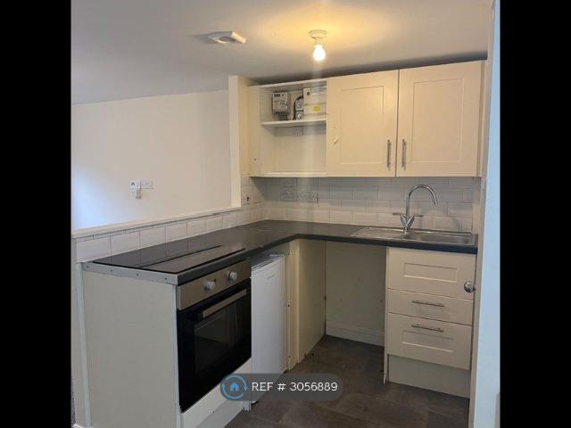Studio for rent in Smug Oak, St Albans