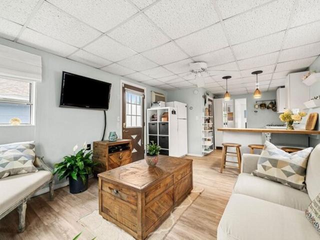 Condo for sale in Hampton, Rockingham County