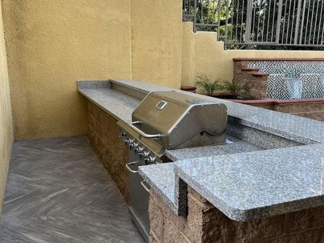 Apartment for rent in Canoga Park, California