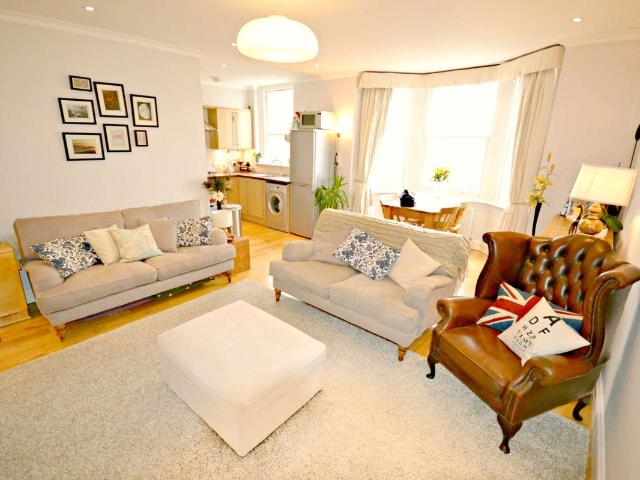 Apartment for rent in Stockwell, Greater London