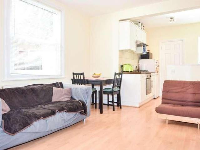 House for rent in London Borough of Merton, Collier's Wood