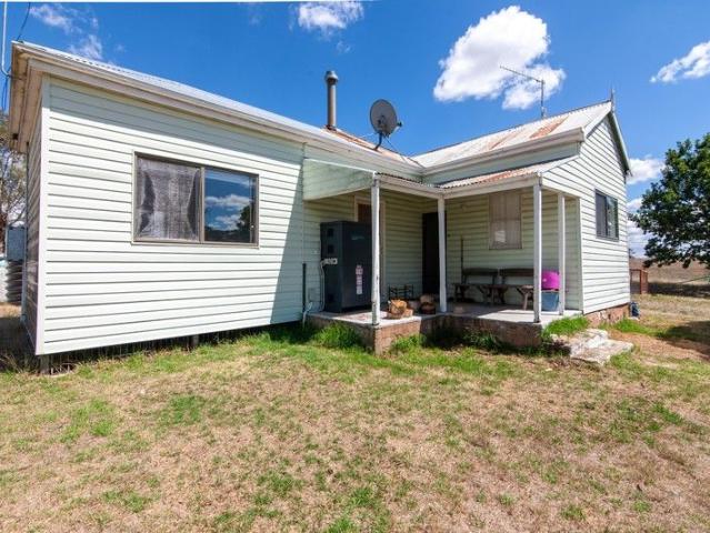 Cottage for sale in Fullerton, New South Wales