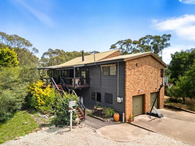Cottage for sale in Little Hartley, New South Wales