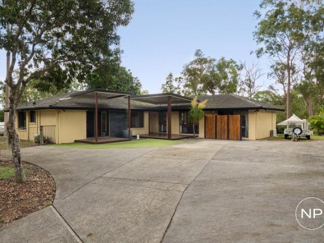 House for sale in Eatons Hill, Greater Brisbane