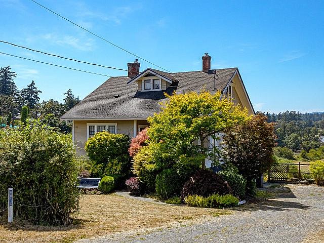 House for sale in Saanich, British Columbia