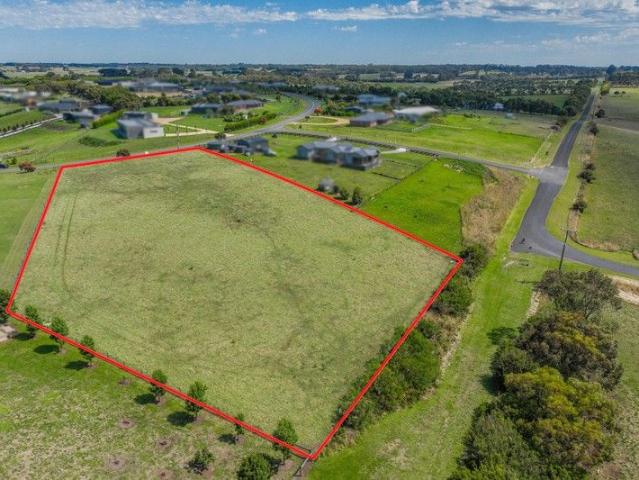 Land for sale in Woodford, Victoria