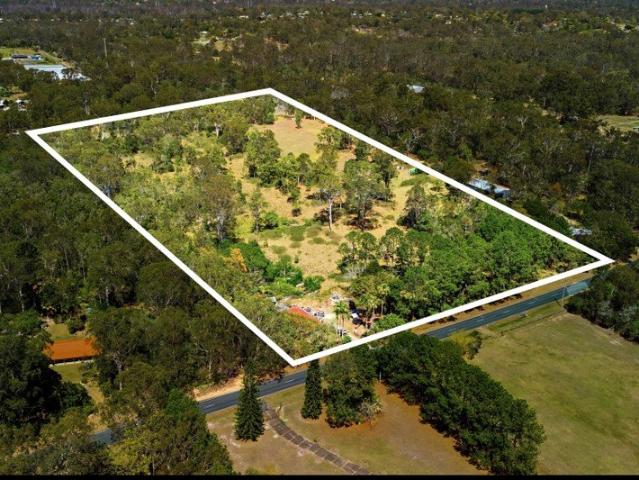 Cottage for sale in Park Ridge, Greater Brisbane