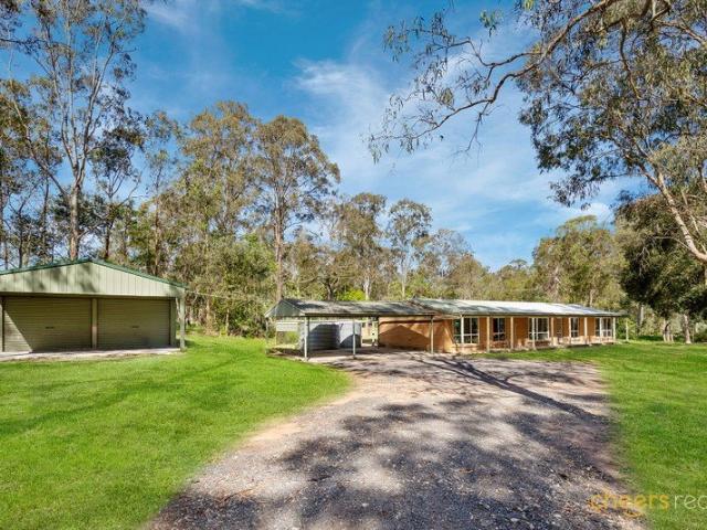 Cottage for rent in Park Ridge South, Greater Brisbane