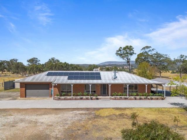 Cottage for sale in Tallarook, Victoria