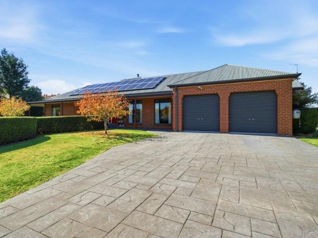 House for sale in Eastwood, Victoria
