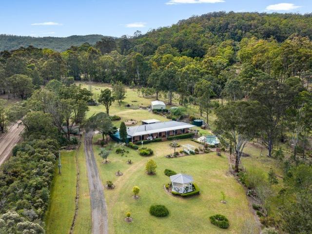 Cottage for sale in Paterson, New South Wales