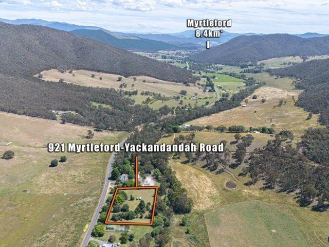 Cottage for sale in Myrtleford, Victoria